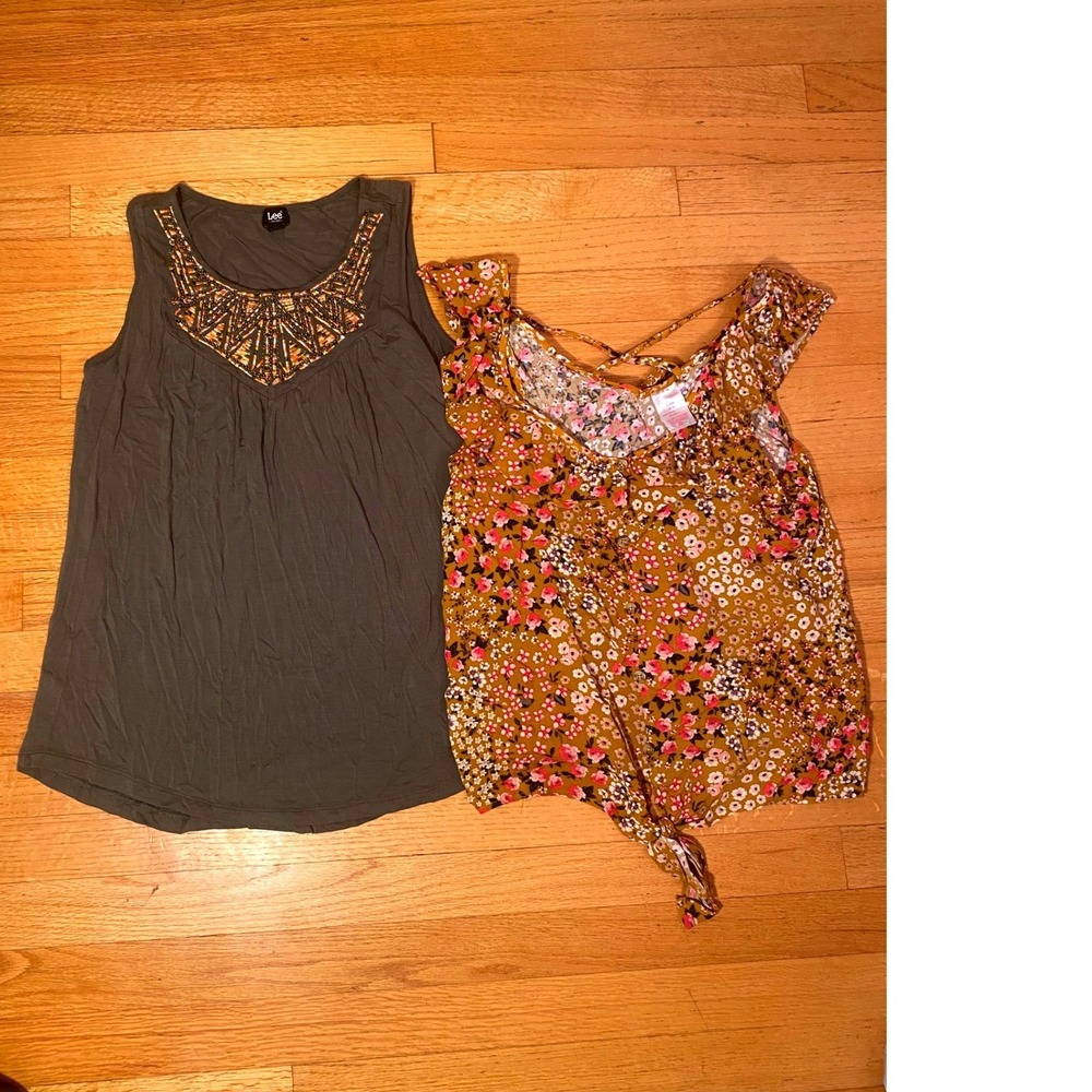 Bundle 2 tops Lee Embellished Tank Top Sleeveless Casual‎ Olive Green Top Size S